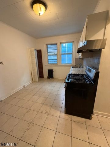 86 Ella St, Bloomfield Twp., NJ 07003