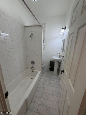 86 Ella St, Bloomfield Twp., NJ 07003