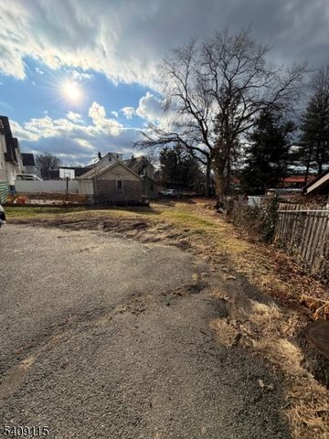 86 Ella St, Bloomfield Twp., NJ 07003