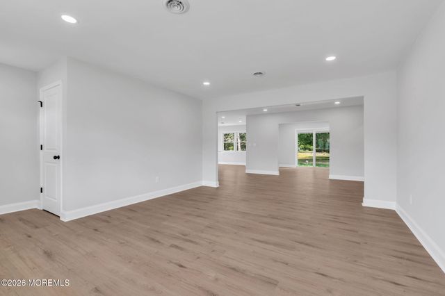 6 Coventry Road, Toms River, NJ 08757
