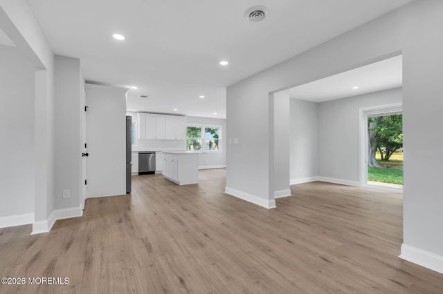 6 Coventry Road, Toms River, NJ 08757