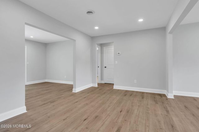 6 Coventry Road, Toms River, NJ 08757
