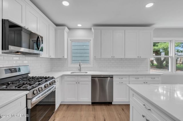 6 Coventry Road, Toms River, NJ 08757
