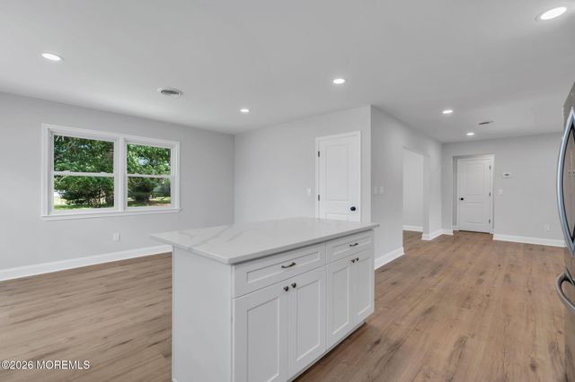 6 Coventry Road, Toms River, NJ 08757