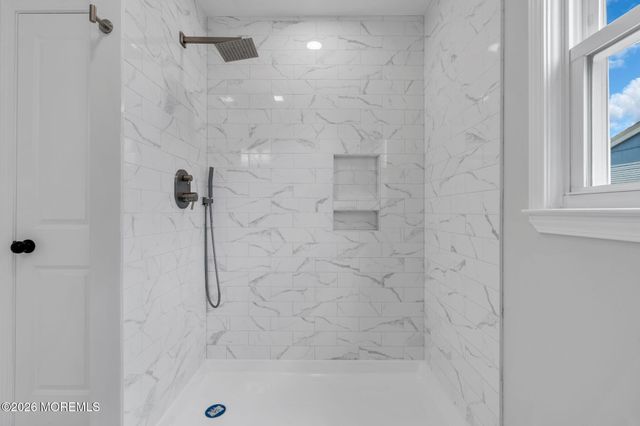 6 Coventry Road, Toms River, NJ 08757