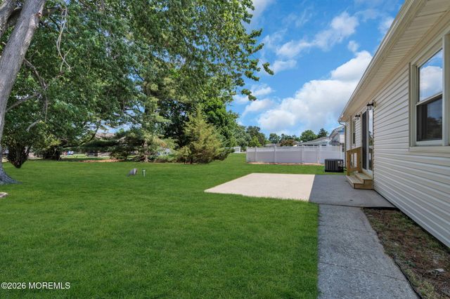 6 Coventry Road, Toms River, NJ 08757