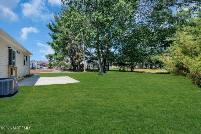6 Coventry Road, Toms River, NJ 08757