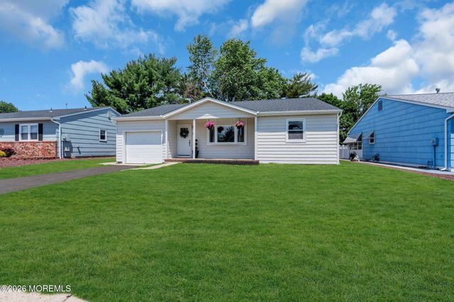 6 Coventry Road, Toms River, NJ 08757