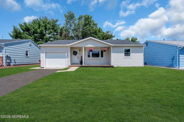 6 Coventry Road, Toms River, NJ 08757
