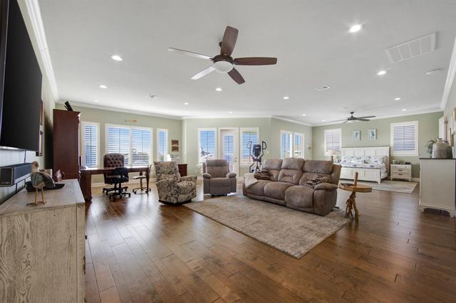 128 Starboard Drive, Dickinson, TX 77539
