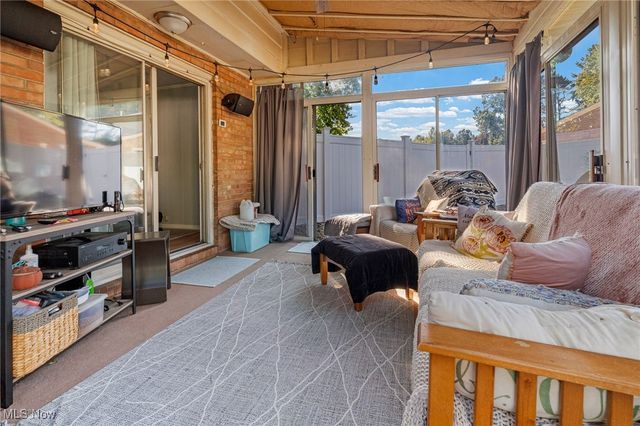 4277 Skycrest Drive NW, Canton, OH 44718