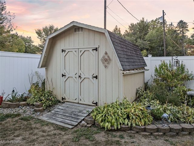 4277 Skycrest Drive NW, Canton, OH 44718