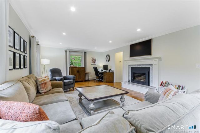 89 Noroton Avenue, Darien, CT 06820