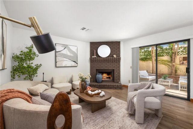 904 N 1st Avenue D, Arcadia, CA 91006