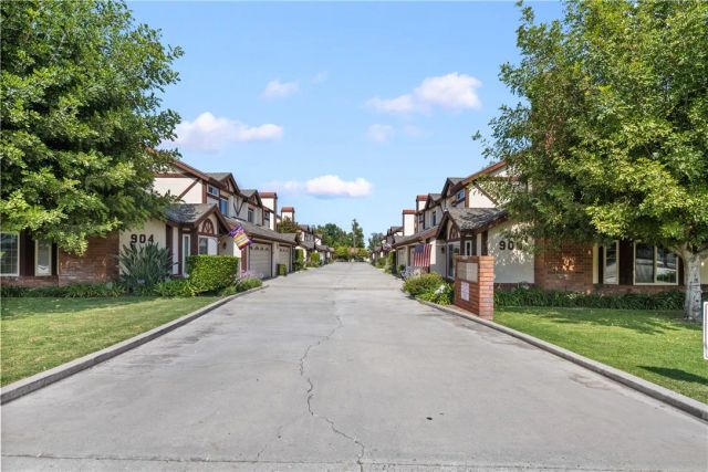 904 N 1st Avenue D, Arcadia, CA 91006