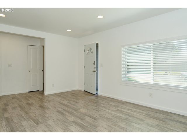 2650 Se 164TH Ave, Portland, OR 97236