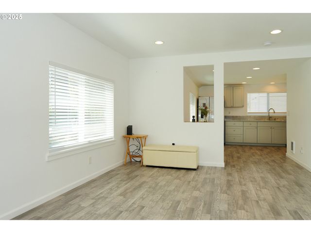 2650 Se 164TH Ave, Portland, OR 97236