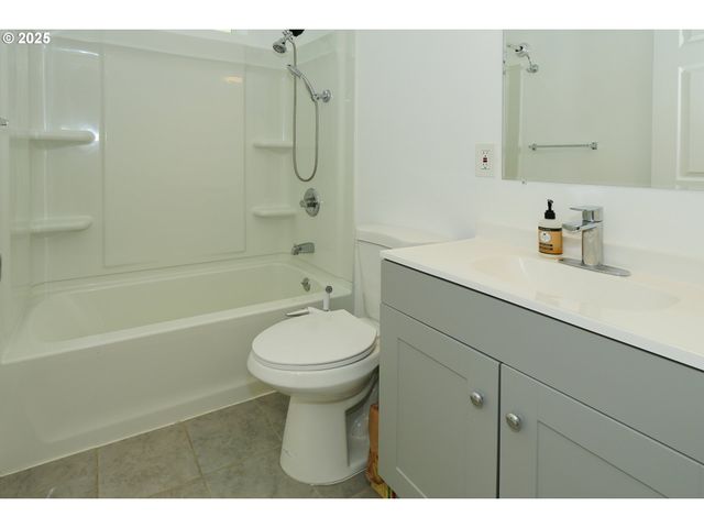 2650 Se 164TH Ave, Portland, OR 97236