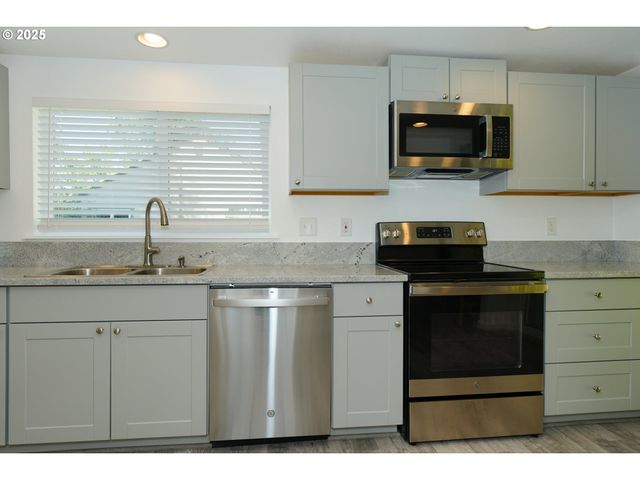 2650 Se 164TH Ave, Portland, OR 97236