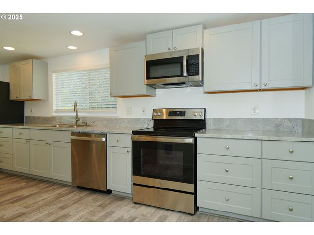 2650 Se 164TH Ave, Portland, OR 97236