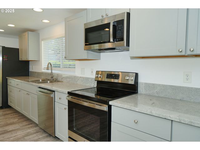 2650 Se 164TH Ave, Portland, OR 97236