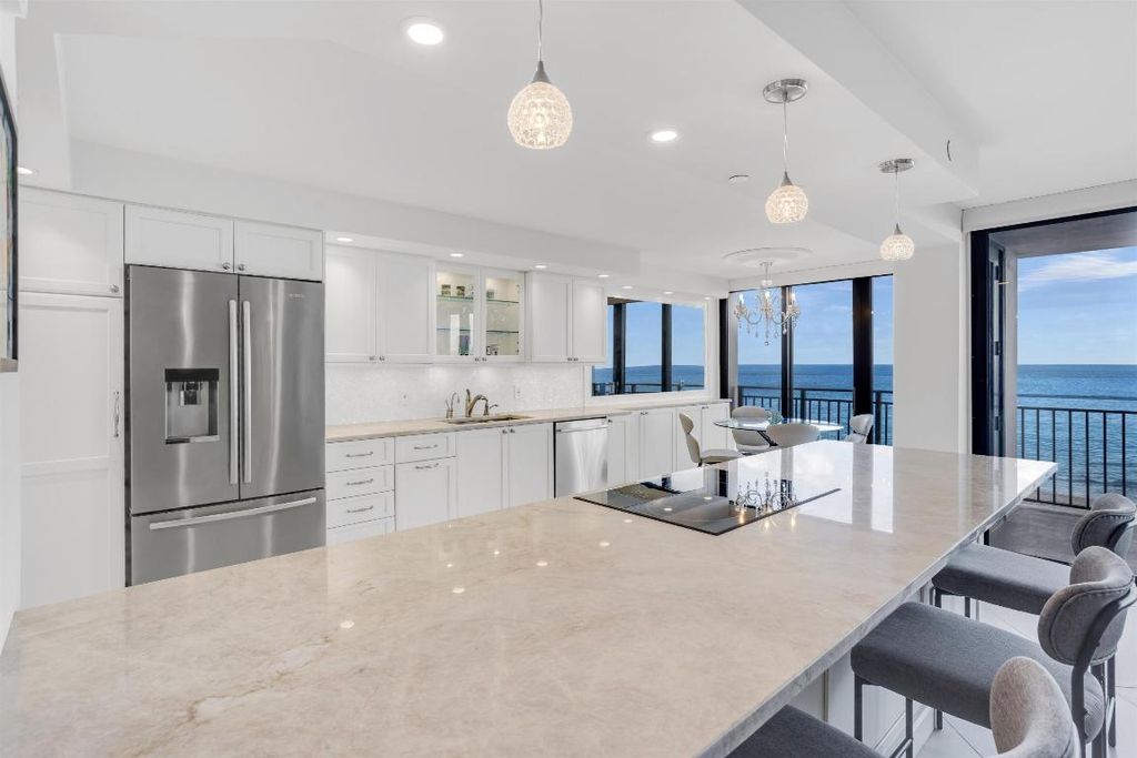 Image 13 of property listing at 1800 S Ocean Boulevard 6-B, Boca Raton, FL 33432