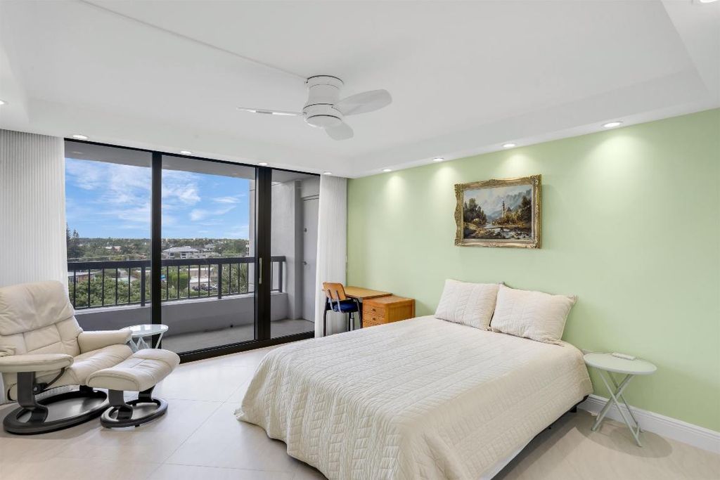 Image 17 of property listing at 1800 S Ocean Boulevard 6-B, Boca Raton, FL 33432