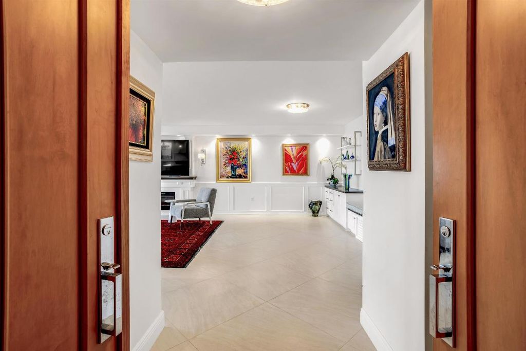 Image 3 of property listing at 1800 S Ocean Boulevard 6-B, Boca Raton, FL 33432