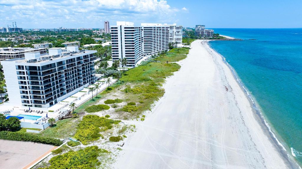 Image 33 of property listing at 1800 S Ocean Boulevard 6-B, Boca Raton, FL 33432