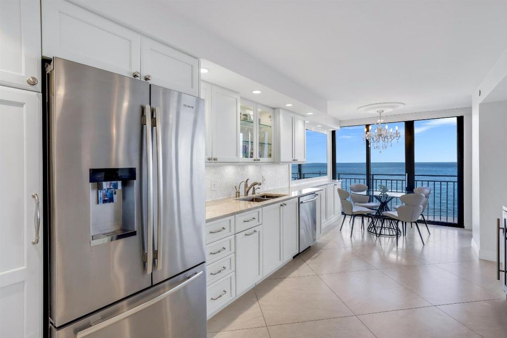 Image 8 of property listing at 1800 S Ocean Boulevard 6-B, Boca Raton, FL 33432