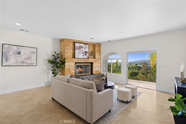 128 S Derby Circle, Anaheim Hills, CA 92808
