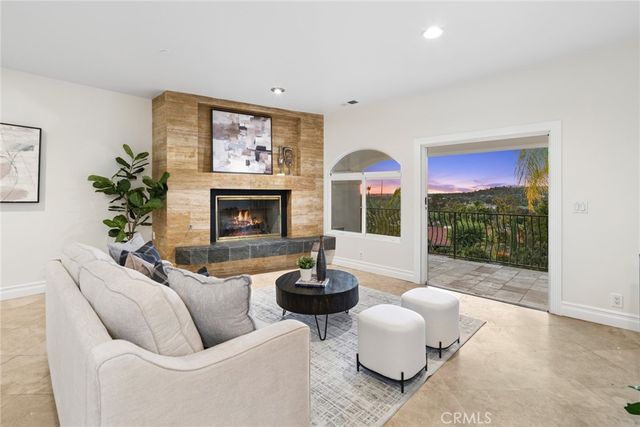 128 S Derby Circle, Anaheim Hills, CA 92808