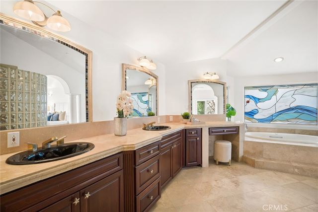 128 S Derby Circle, Anaheim Hills, CA 92808