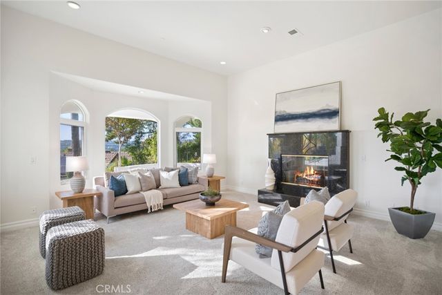 128 S Derby Circle, Anaheim Hills, CA 92808