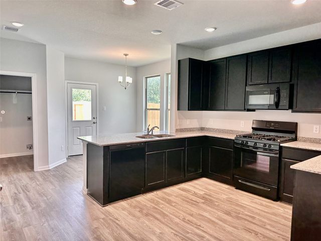 730 Tejas Village Parkway, Beasley, TX 77417