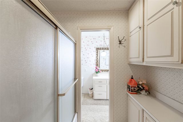 201 Peninsula Court, Granbury, TX 76048