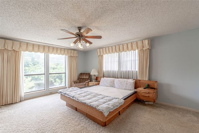 201 Peninsula Court, Granbury, TX 76048