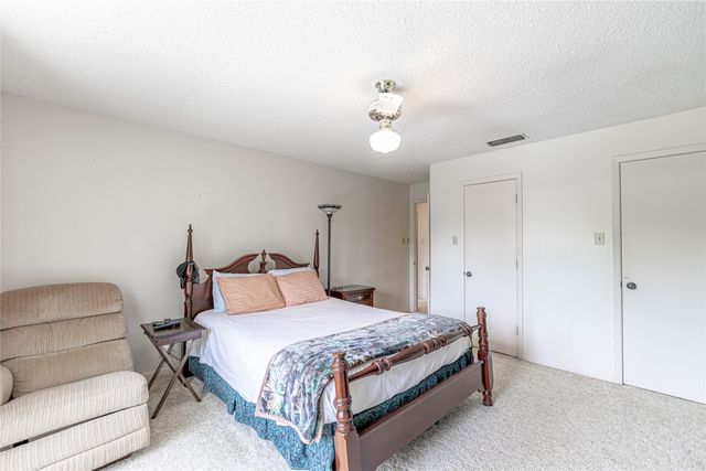 201 Peninsula Court, Granbury, TX 76048