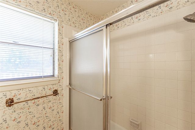 201 Peninsula Court, Granbury, TX 76048