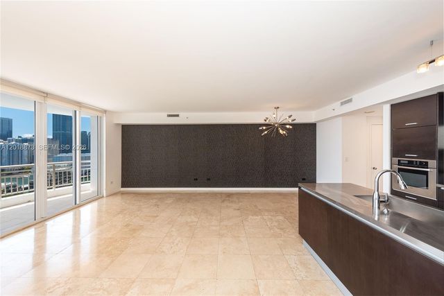 848 Brickell Key Dr 2703, Miami, FL 33131