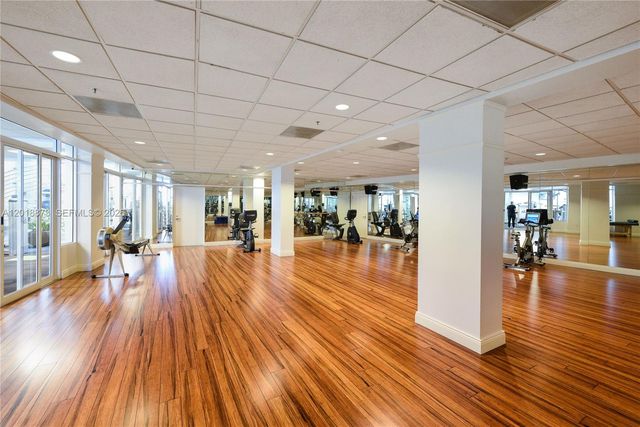 848 Brickell Key Dr 2703, Miami, FL 33131