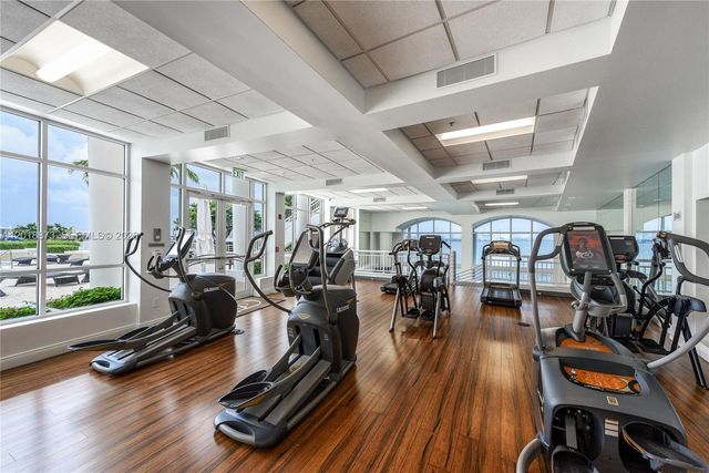 848 Brickell Key Dr 2703, Miami, FL 33131