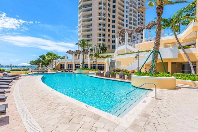 848 Brickell Key Dr 2703, Miami, FL 33131