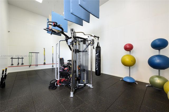 848 Brickell Key Dr 2703, Miami, FL 33131