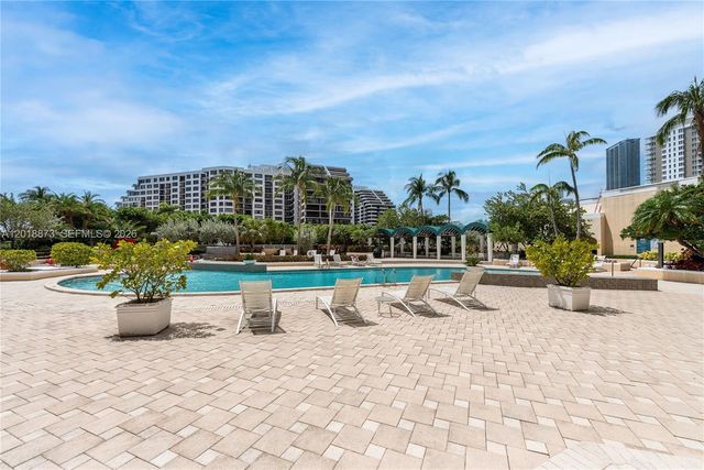 848 Brickell Key Dr 2703, Miami, FL 33131