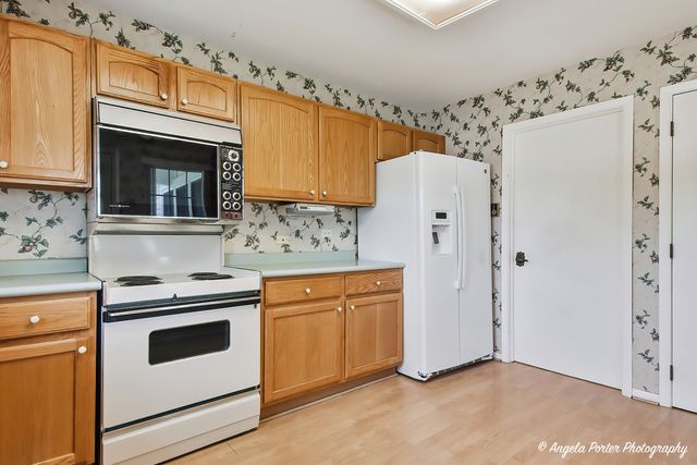 7227 Wheaton Lane 355, Fox Lake, IL 60020