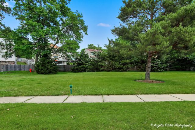 7227 Wheaton Lane 355, Fox Lake, IL 60020