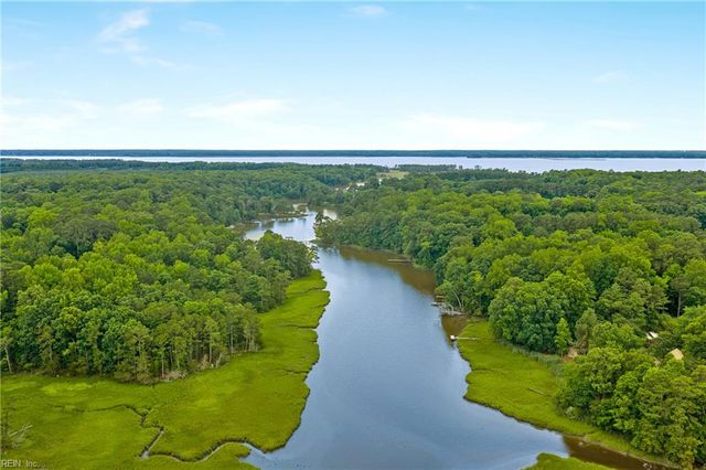 3938 Paradise Point RD, Hayes, VA 23072
