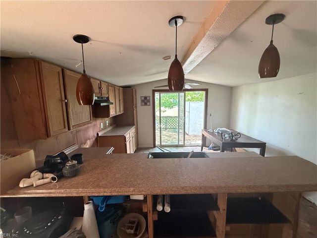 3938 Paradise Point RD, Hayes, VA 23072