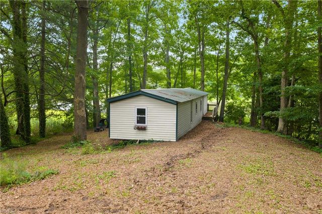 3938 Paradise Point RD, Hayes, VA 23072